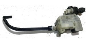 Opel Insignia Központizár motor tankajtóhoz 13501151