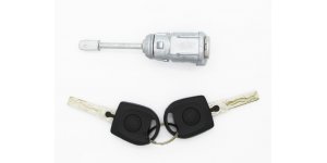 Seat Cordoba Ibiza Ajtó zárbetét BAL 6L3837167B